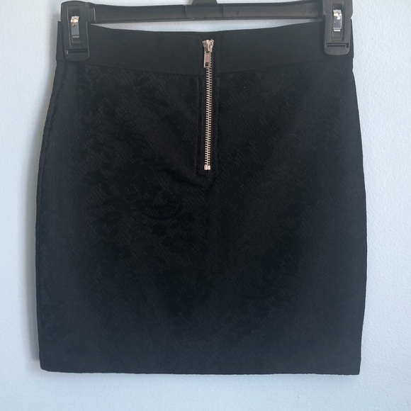 H&M Mini Skirt - Picture 2 of 4